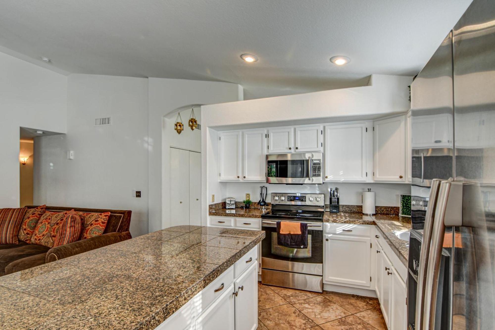 Route 66 Oasis In Downtown Gilbert With Heated Pool & Mini Golf Villa Buitenkant foto