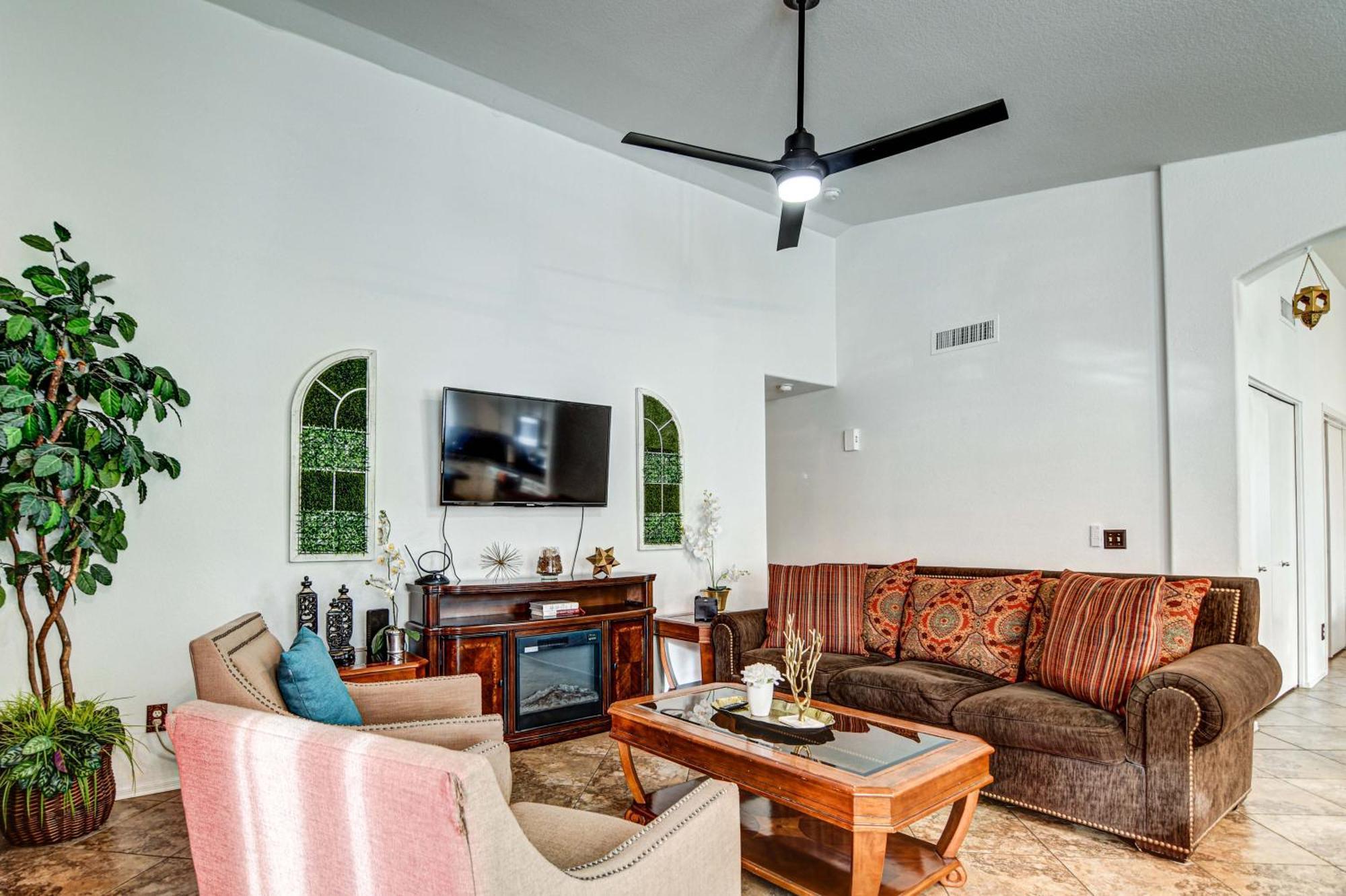 Route 66 Oasis In Downtown Gilbert With Heated Pool & Mini Golf Villa Buitenkant foto