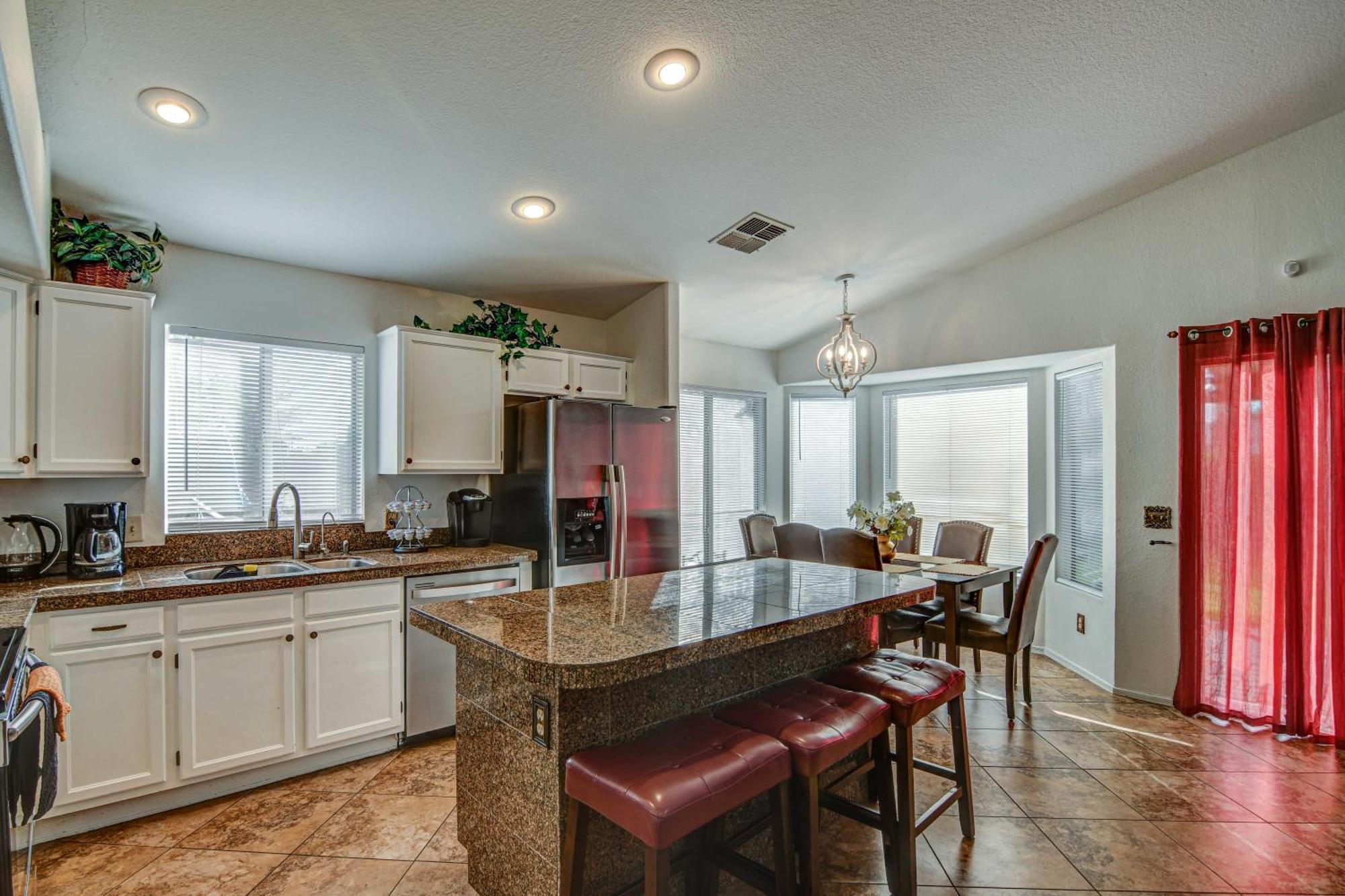 Route 66 Oasis In Downtown Gilbert With Heated Pool & Mini Golf Villa Buitenkant foto